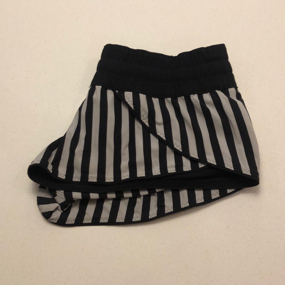 Shorts - Picture 6 of 7